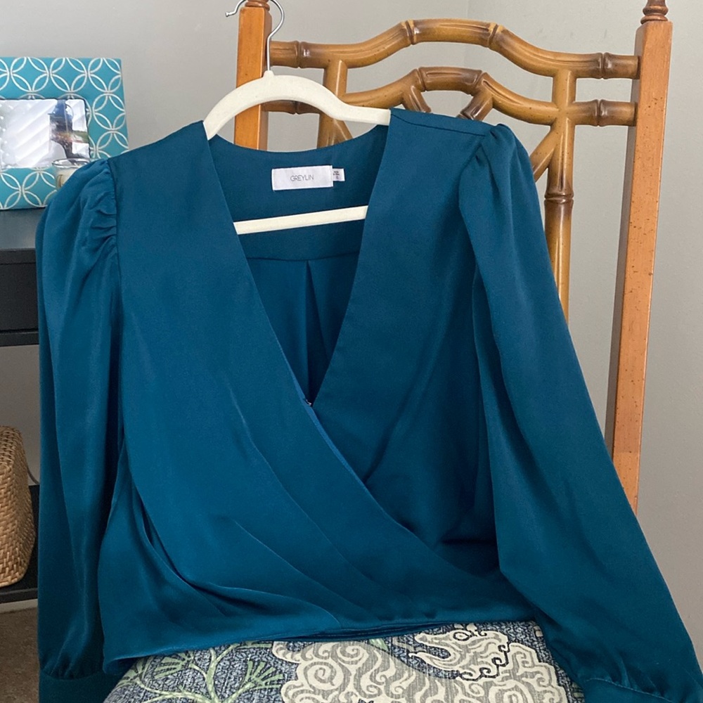 XS Greylin Lourdes Faux wrap blouse.